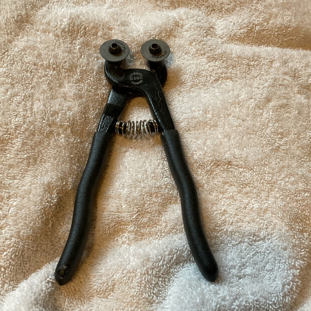 Mosaic tool, wheel